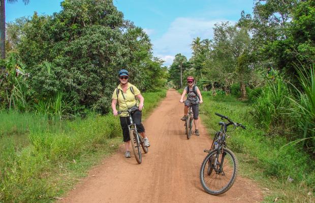 Cycling West Baray Reservoir & Siem Reap Countryside